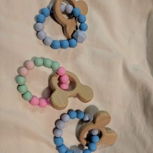 Soothing teething rings